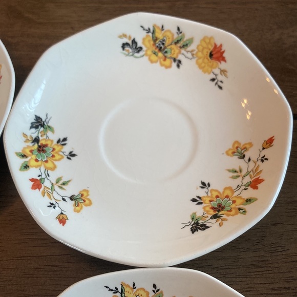 Gorgeous set of six octagonal vintage saucers from Homer Laughlin - Picture 8 of 17